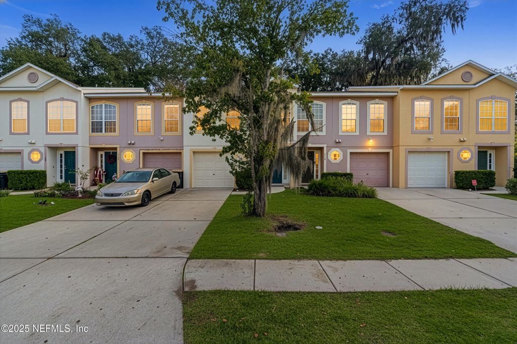 8253 HALLS HAMMOCK Court, Jacksonville, FL 32244