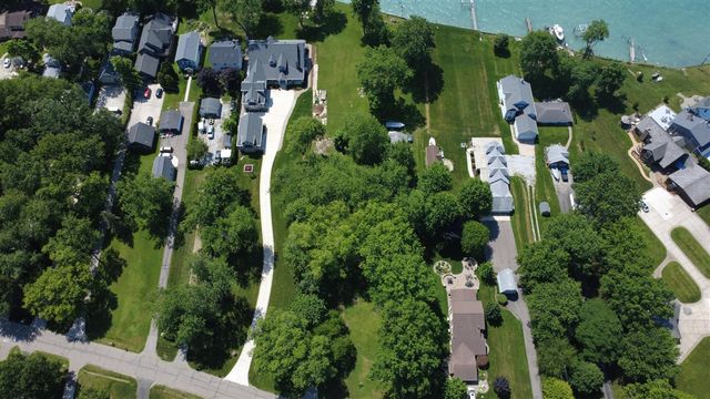 38172 Murdick Drive, New Baltimore, MI 48047