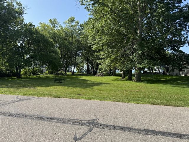 38172 Murdick Drive, New Baltimore, MI 48047