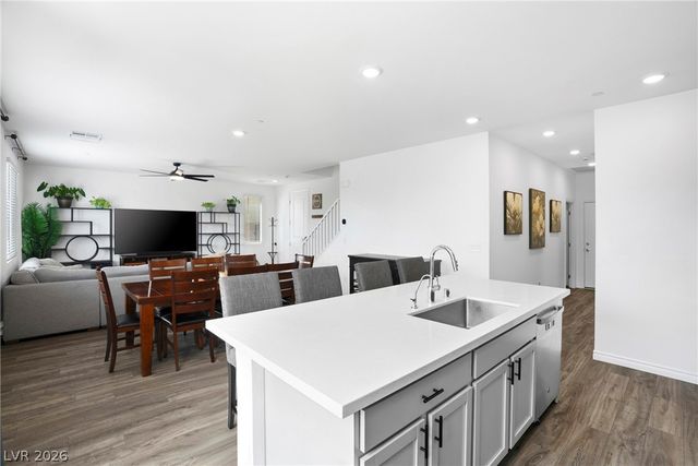 9672 Abel Cliff Street, Las Vegas, NV 89143