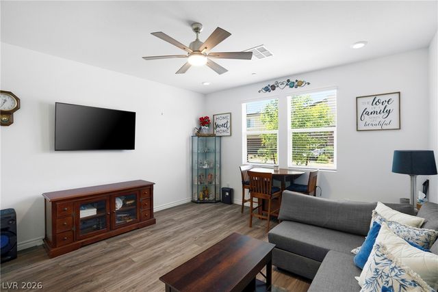 9672 Abel Cliff Street, Las Vegas, NV 89143