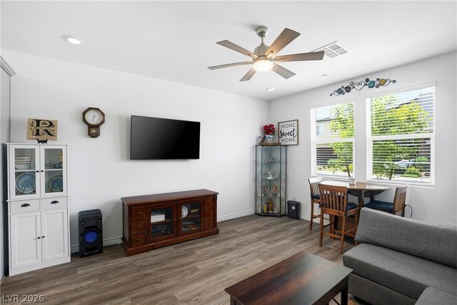 9672 Abel Cliff Street, Las Vegas, NV 89143