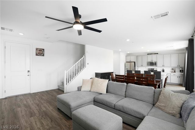 9672 Abel Cliff Street, Las Vegas, NV 89143