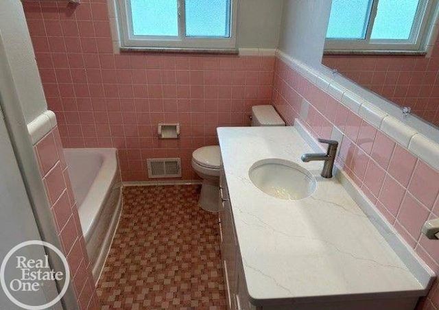 22990 S Nunneley Road, Clinton Township, MI 48035
