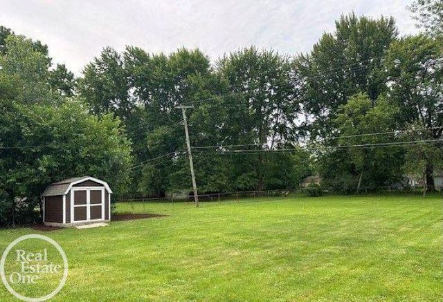 22990 S Nunneley Road, Clinton Township, MI 48035