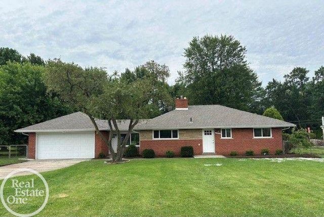 22990 S Nunneley Road, Clinton Township, MI 48035