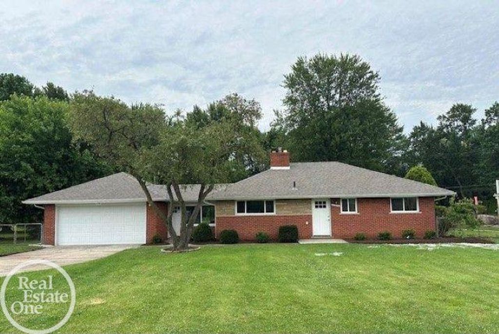 22990 S Nunneley Road, Clinton Township, MI 48035