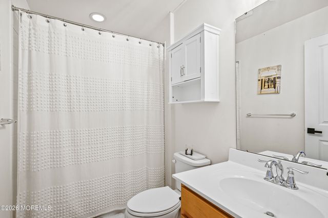 70 Kyle Drive, Tinton Falls, NJ 07712