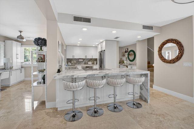122 Andrews Avenue B, Delray Beach, FL 33483