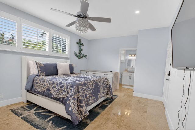 122 Andrews Avenue B, Delray Beach, FL 33483