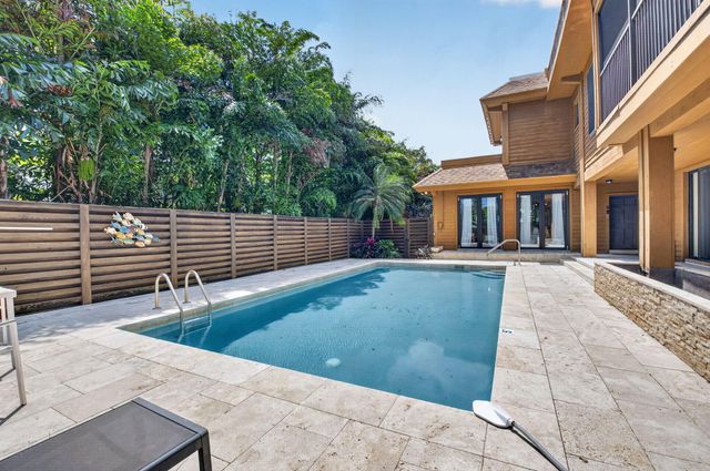 122 Andrews Avenue B, Delray Beach, FL 33483