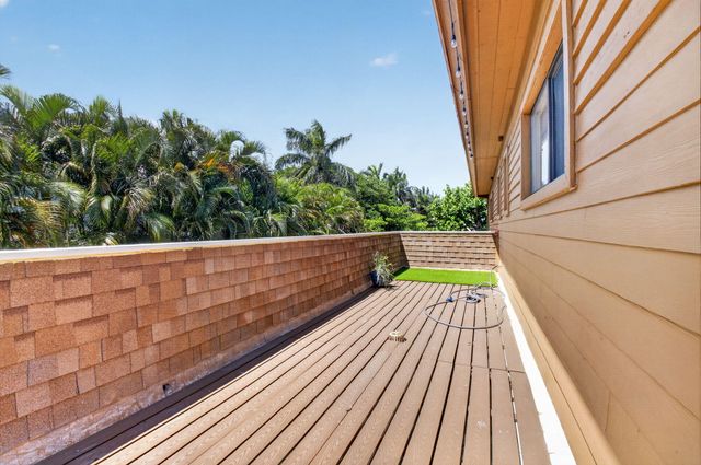 122 Andrews Avenue B, Delray Beach, FL 33483