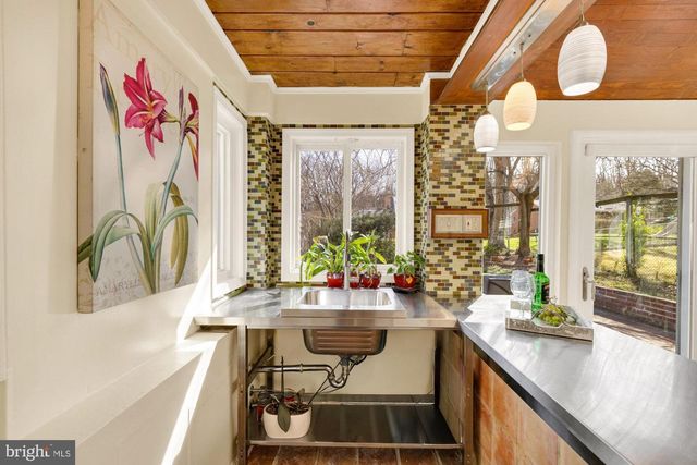 5755 26TH ST NW, Washington, DC 20015