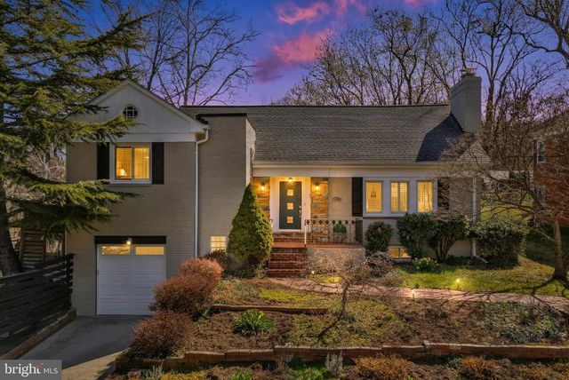 5755 26TH ST NW, Washington, DC 20015