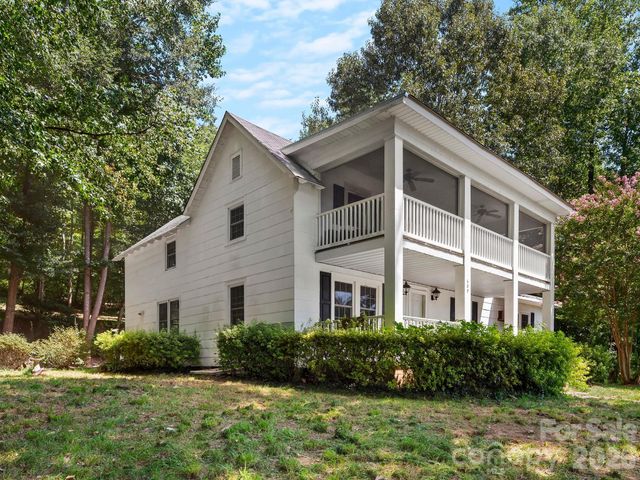689 S Trade Street, Tryon, NC 28782