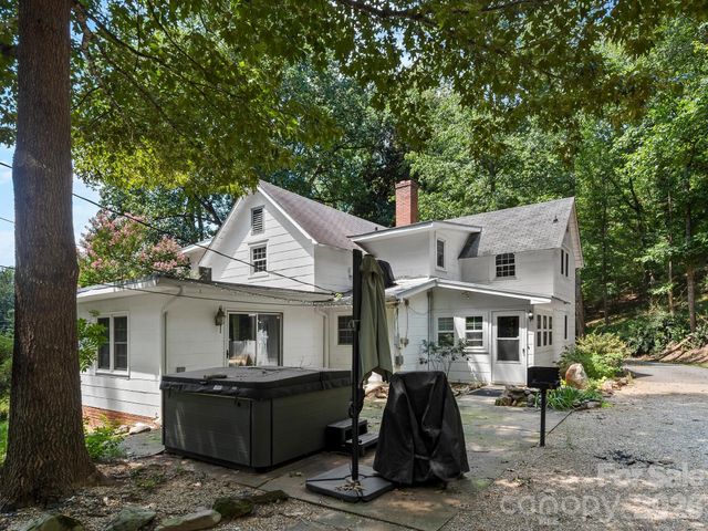 689 S Trade Street, Tryon, NC 28782