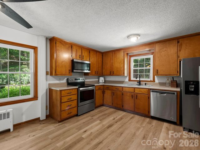 689 S Trade Street, Tryon, NC 28782