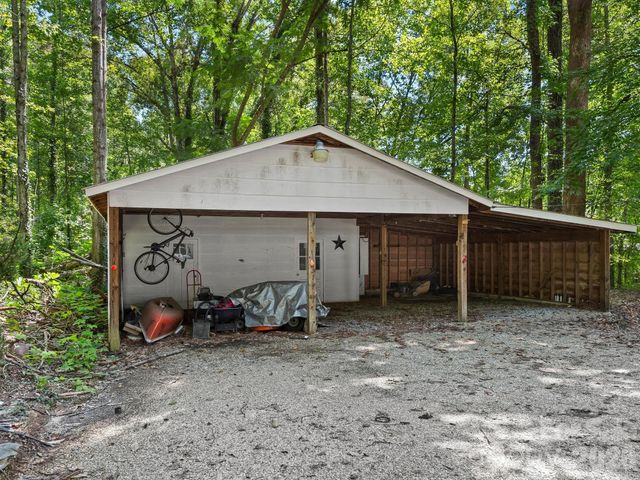 689 S Trade Street, Tryon, NC 28782