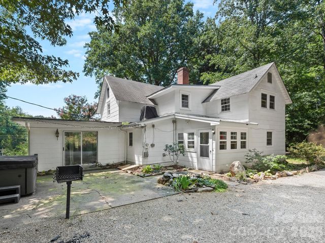 689 S Trade Street, Tryon, NC 28782