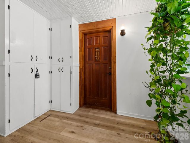 689 S Trade Street, Tryon, NC 28782