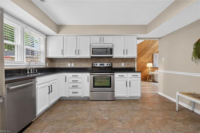 616 Pine Lake DR, Virginia Beach, VA 23462