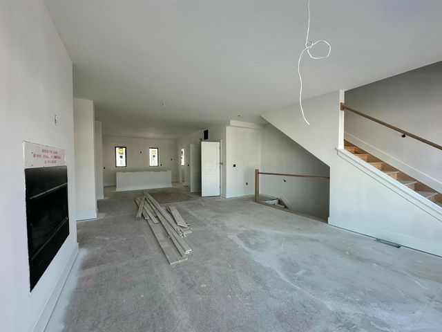 1093 W 3rd Avenue, Columbus, OH 43212