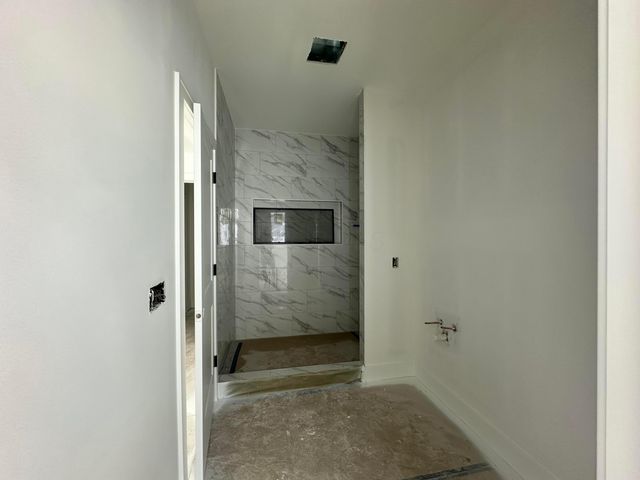 1093 W 3rd Avenue, Columbus, OH 43212