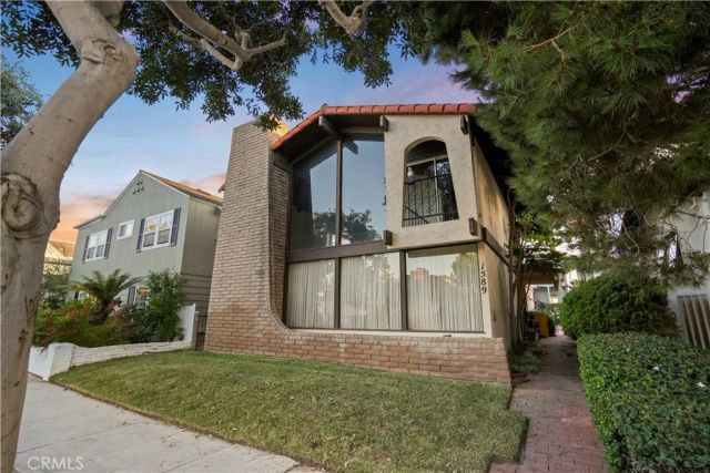 1589 E Ocean, Newport Beach, CA 92661