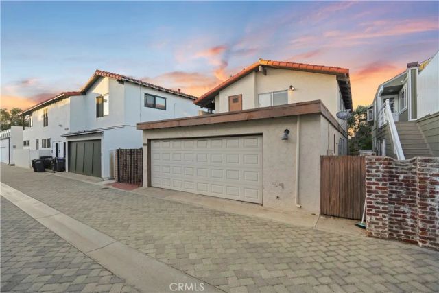 1589 E Ocean, Newport Beach, CA 92661