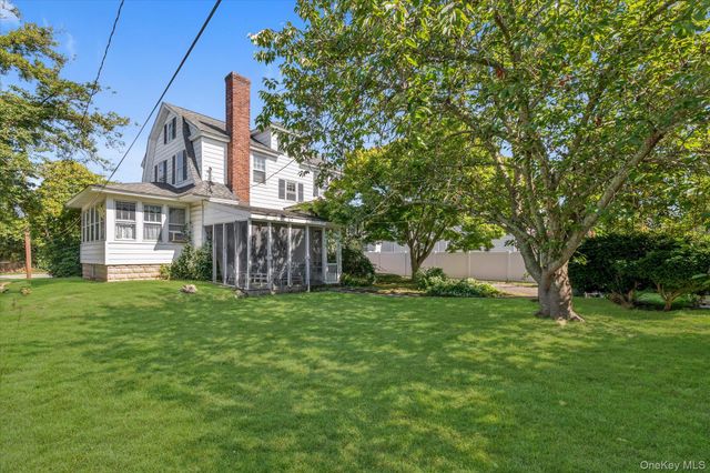 34 Kingsland Place, Babylon, NY 11702