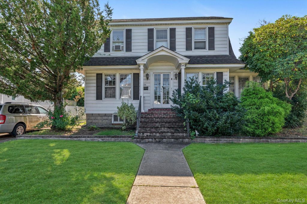 34 Kingsland Place, Babylon, NY 11702 — exterior