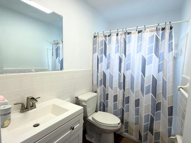 5112 Hollywood Blvd 21, Hollywood, FL 33021