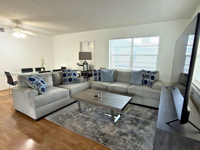 5112 Hollywood Blvd 21, Hollywood, FL 33021