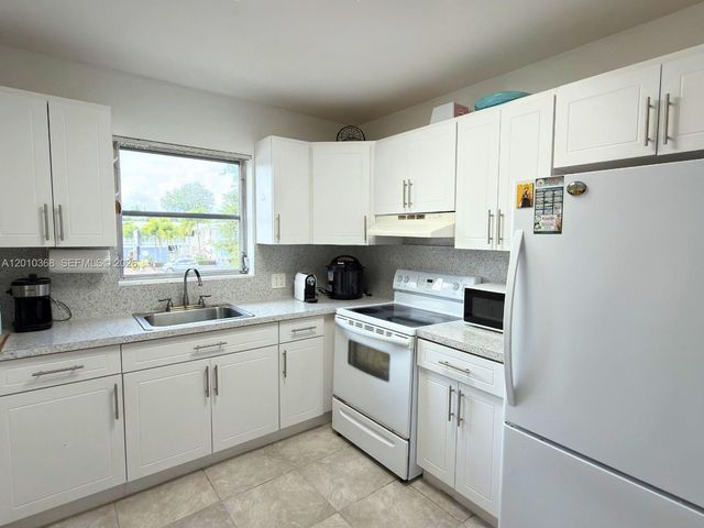 5112 Hollywood Blvd 21, Hollywood, FL 33021