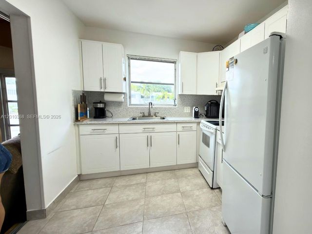 5112 Hollywood Blvd 21, Hollywood, FL 33021