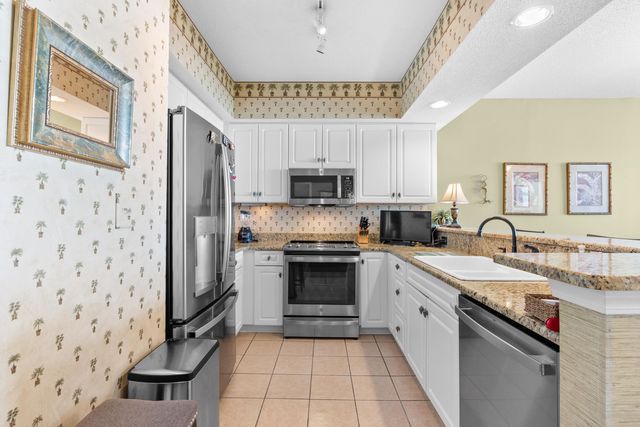 5700 North Ocean Blvd. PH5, North Myrtle Beach, SC 29582