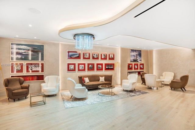 1000 Brickell Plaza 2701, Miami, FL 33131