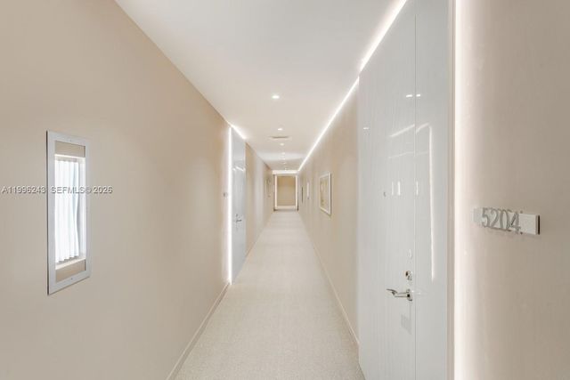 1000 Brickell Plaza 2701, Miami, FL 33131