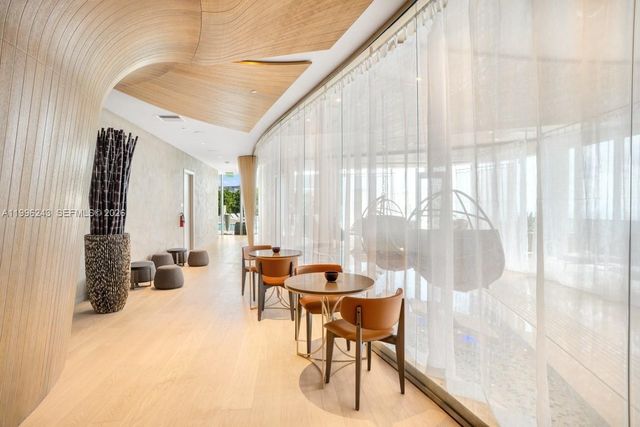 1000 Brickell Plaza 2701, Miami, FL 33131