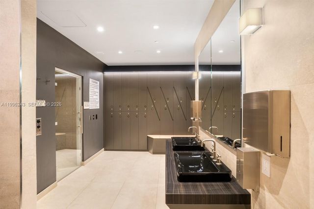 1000 Brickell Plaza 2701, Miami, FL 33131