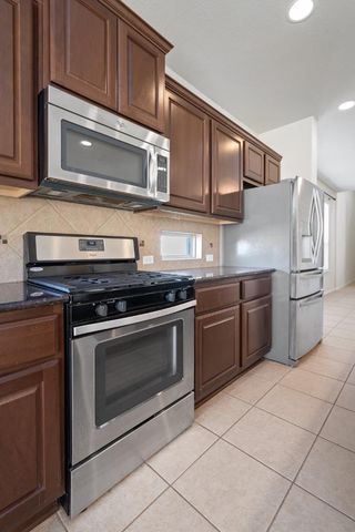 119 Buescher CV, Hutto, TX 78634