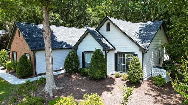 2085 HUNTINGTON HILL Trace, Buford, GA 30519