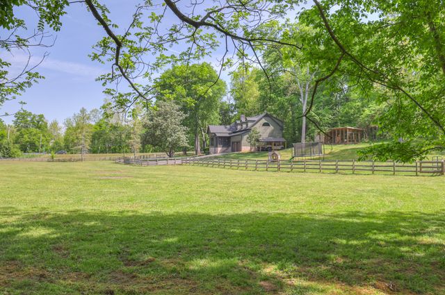 2153 Williamsport Pike, Columbia, TN 38401