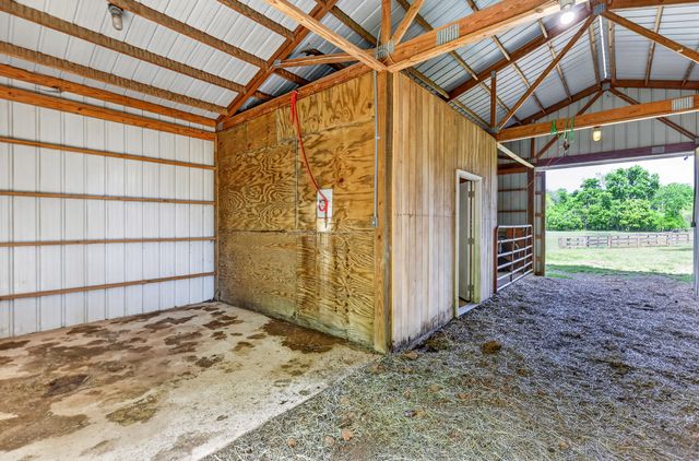 2153 Williamsport Pike, Columbia, TN 38401