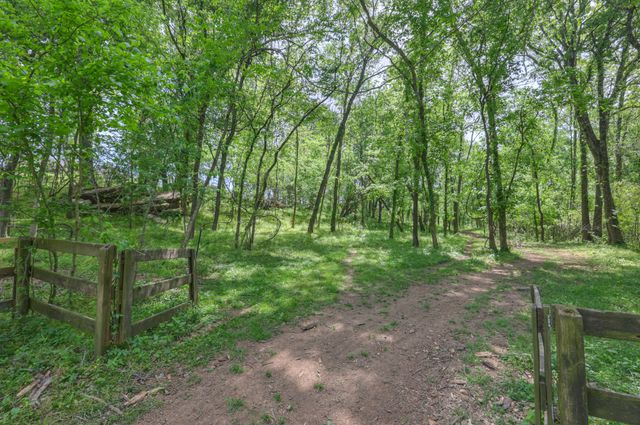 2153 Williamsport Pike, Columbia, TN 38401