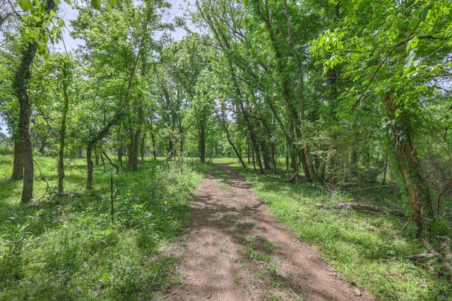 2153 Williamsport Pike, Columbia, TN 38401