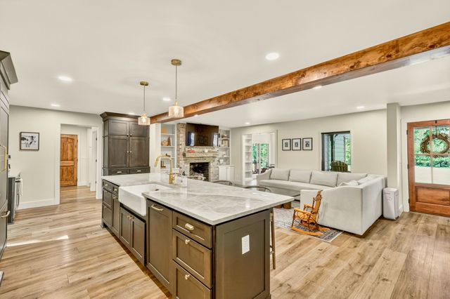 2153 Williamsport Pike, Columbia, TN 38401