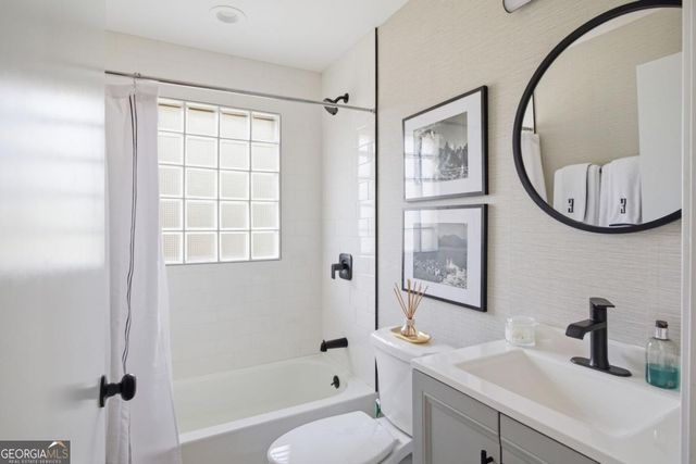 545 Woodale Drive SE, Smyrna, GA 30080