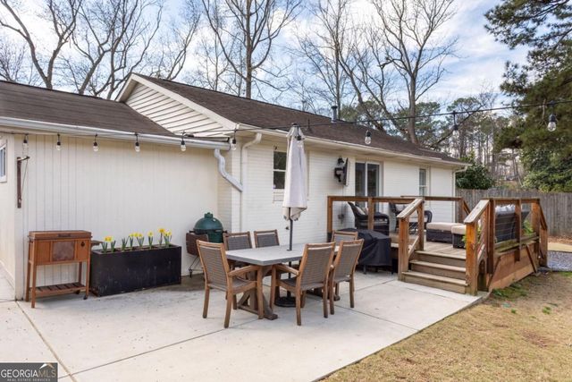 545 Woodale Drive SE, Smyrna, GA 30080