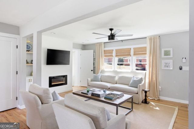 545 Woodale Drive SE, Smyrna, GA 30080